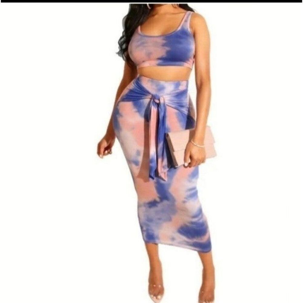 Ladies Tie Dye two-piece skirt set sz small
